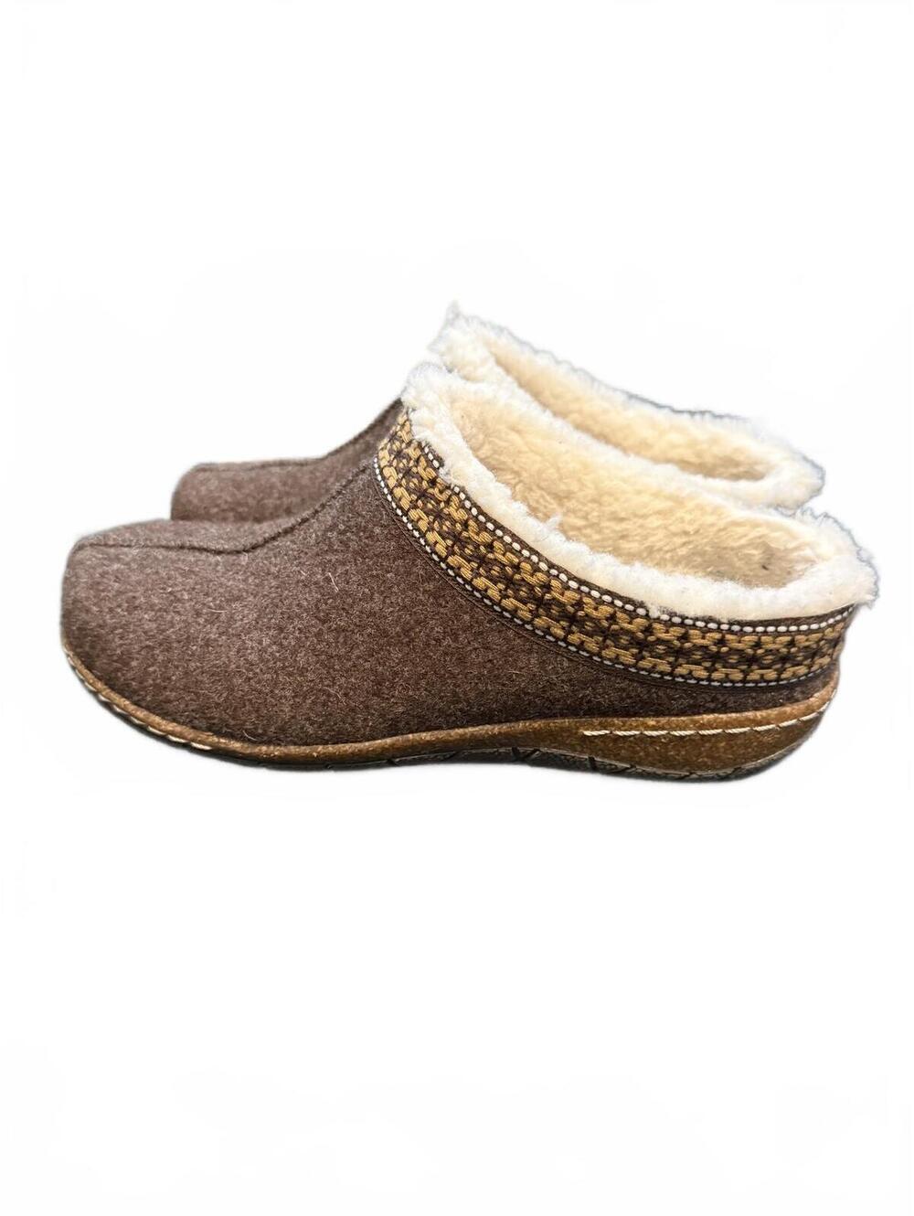 Earth Origins Elya Clog Women's Brown Size 6M
